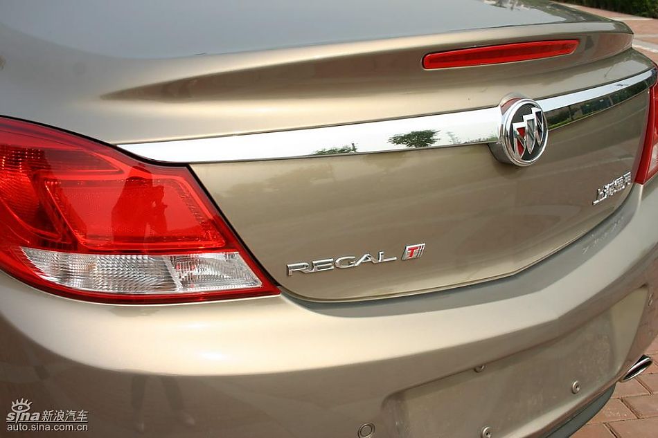 上海通用新君威1.6T到店实拍-外观