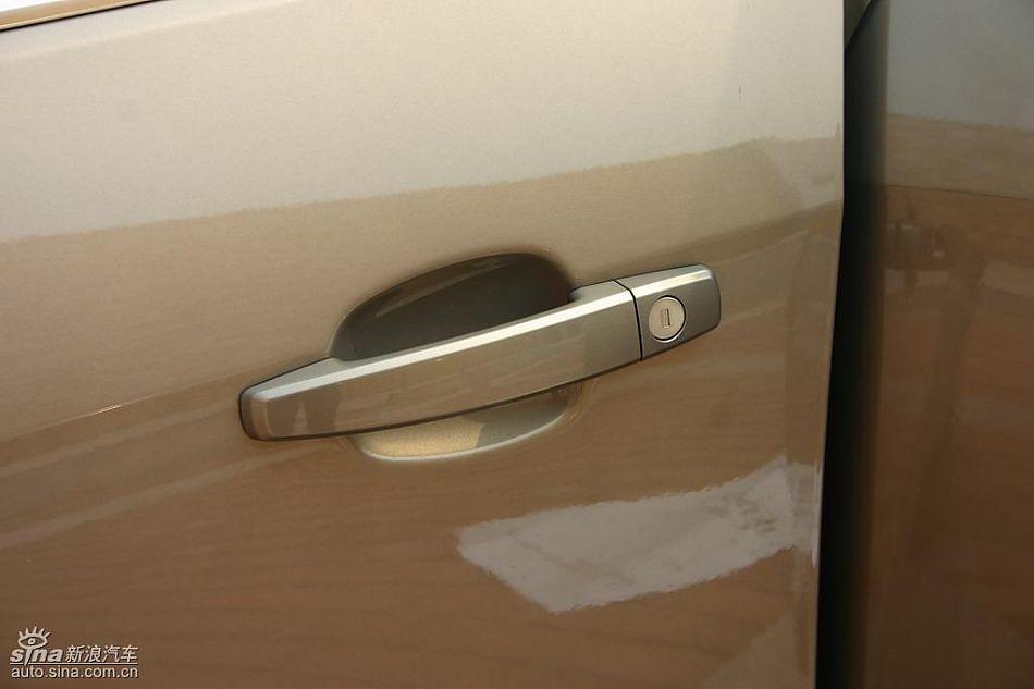 上海通用新君威1.6T到店实拍-外观