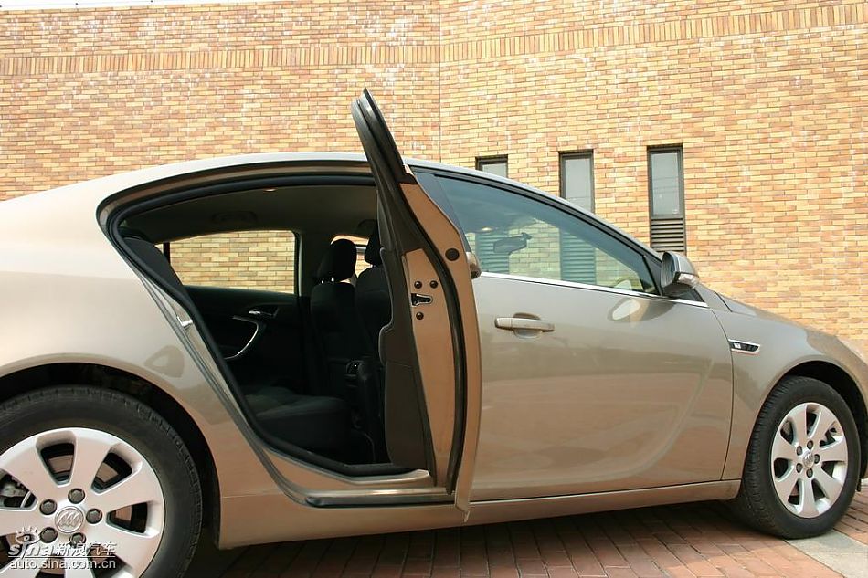 上海通用新君威1.6T到店实拍-外观