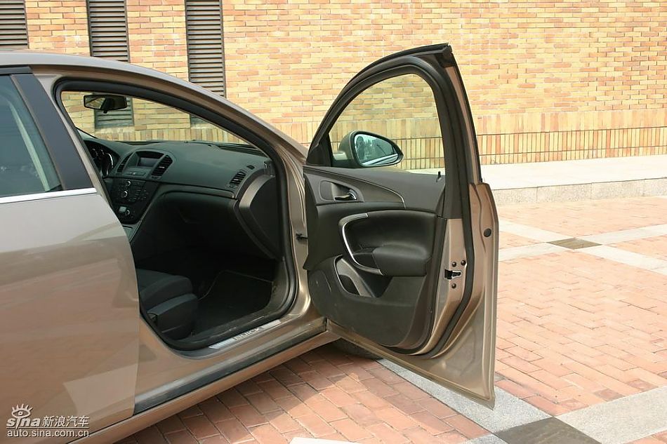 上海通用新君威1.6T到店实拍-外观