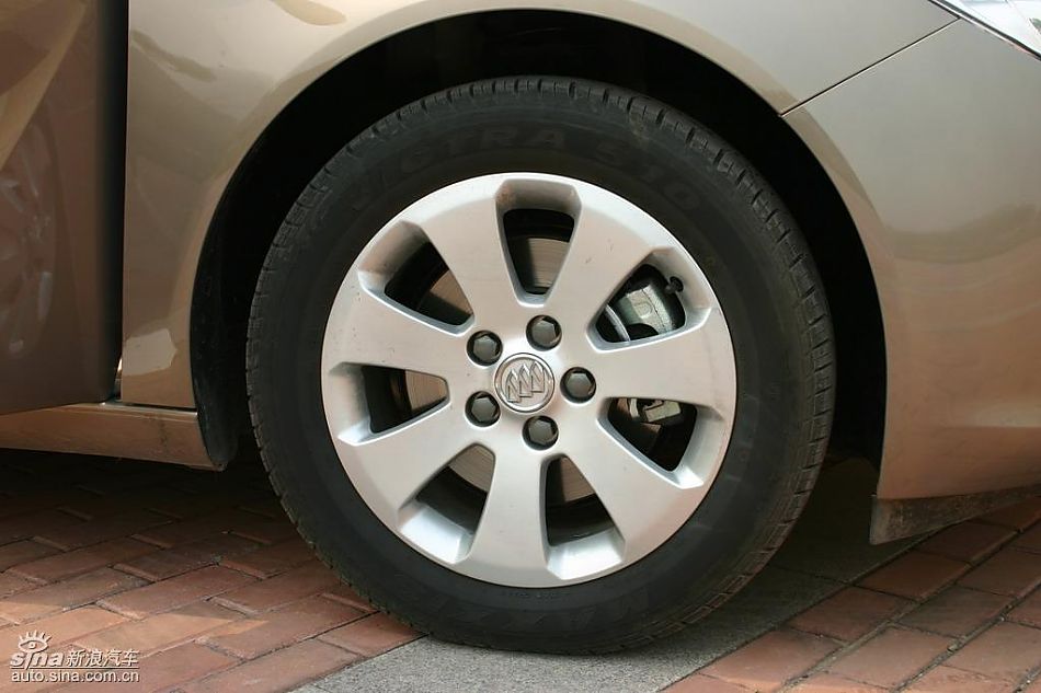 上海通用新君威1.6T到店实拍-外观