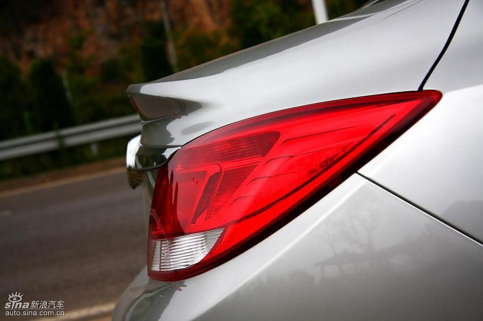 别克新君威2.0T试驾实拍图外观