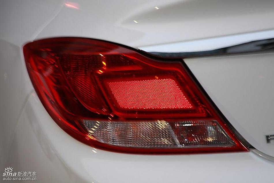 别克新君威2.0T试驾实拍图外观