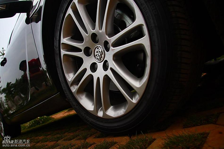 别克新君威2.0T试驾实拍图外观