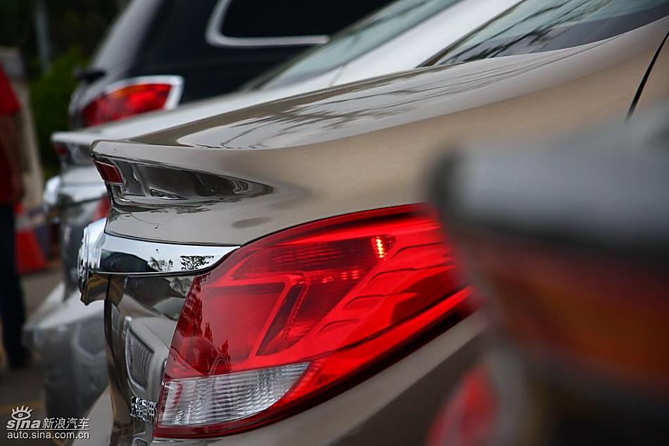 别克新君威2.0T试驾实拍图外观