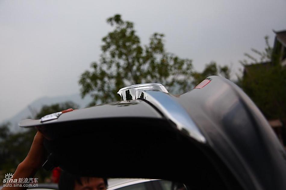 别克新君威2.0T试驾实拍图发动机与细节