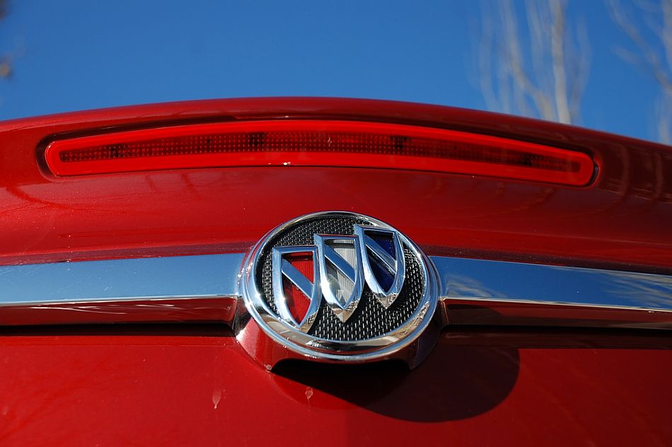 新君威2.0外观图片