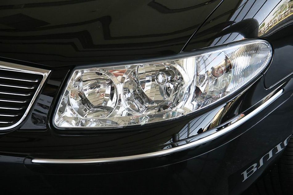 上海通用君威前大灯