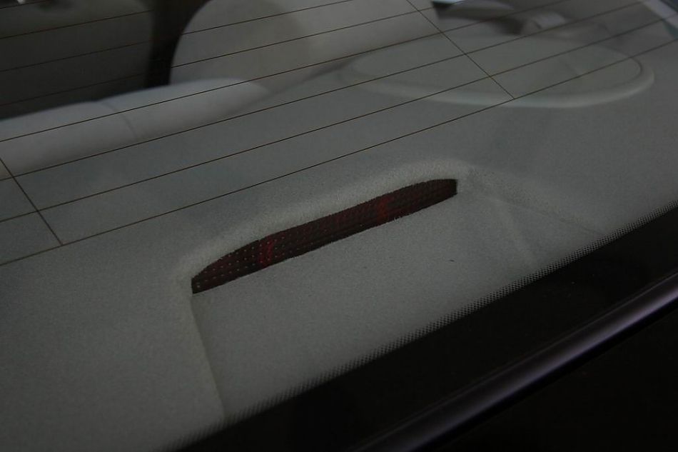 上海通用君威后车窗