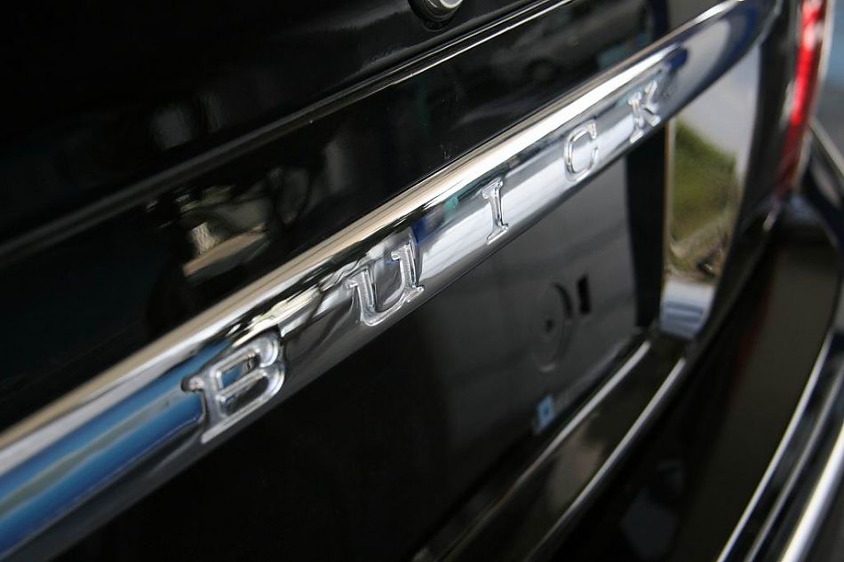 上海通用君威尾部细节