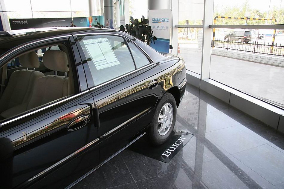 上海通用君威外观