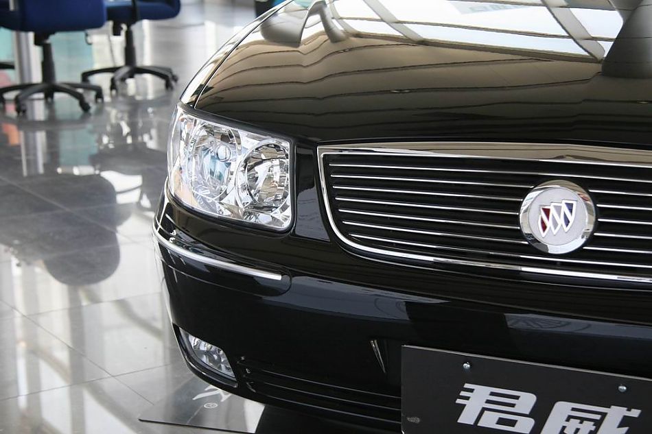 上海通用君威前脸