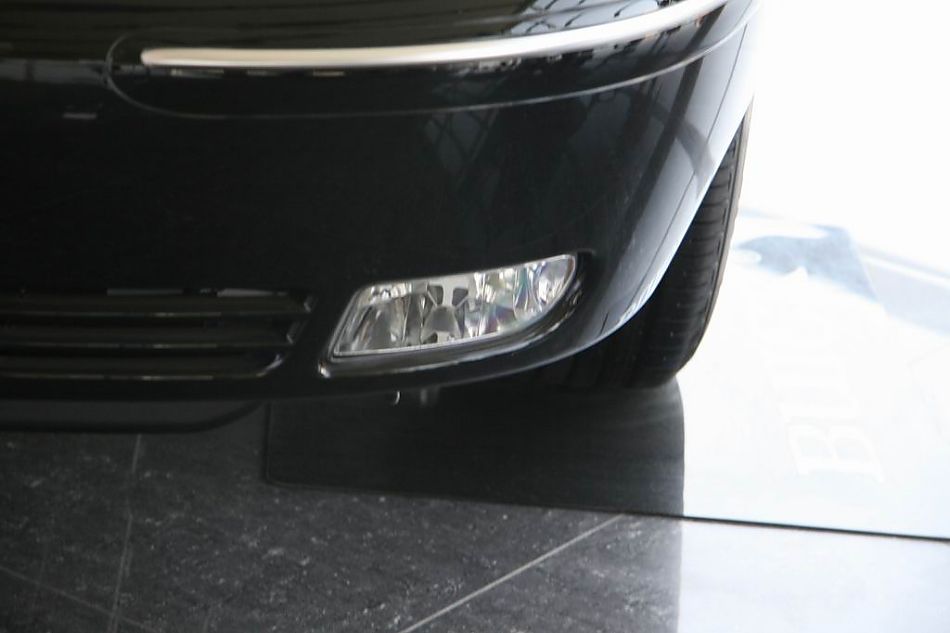 上海通用君威前灯