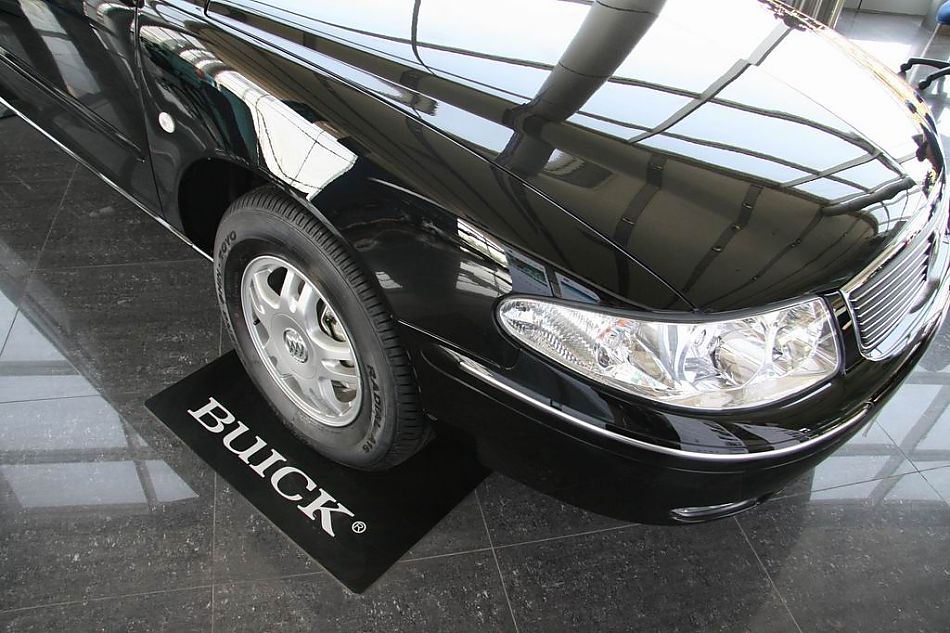 上海通用君威外观