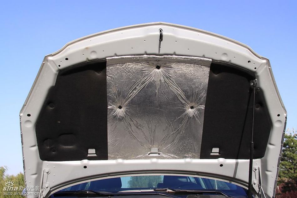 别克新君威2.0T发动机实拍图