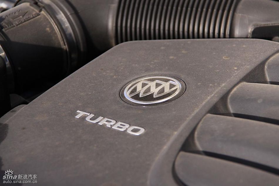 别克新君威2.0T发动机实拍图