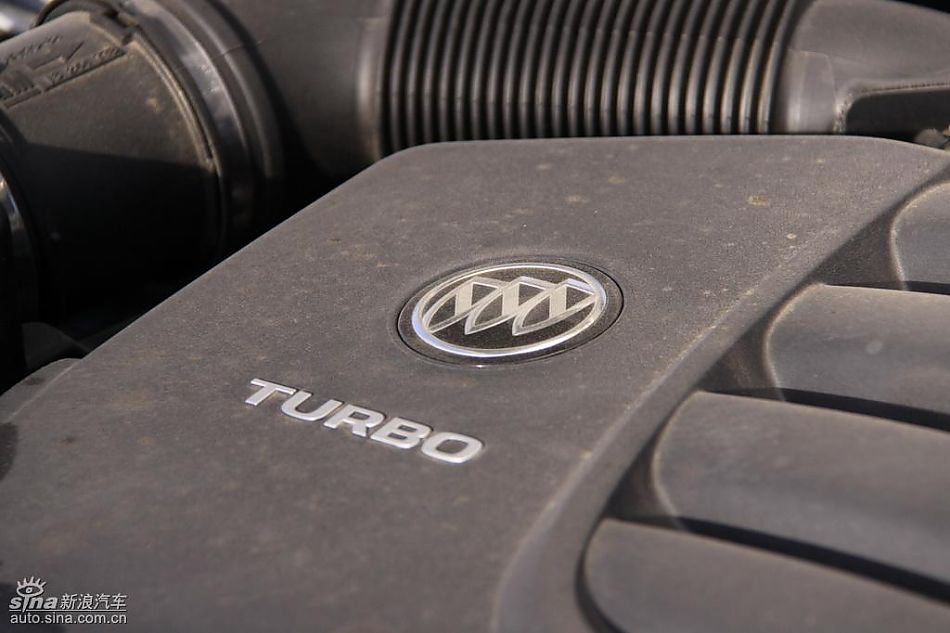 别克新君威2.0T发动机实拍图