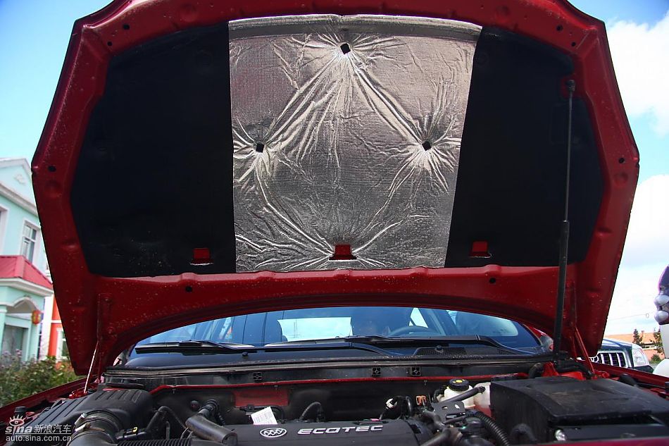 上海通用别克新君威1.6T实拍图发动机与细节