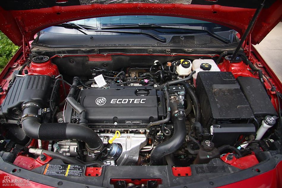 上海通用别克新君威1.6T实拍图发动机与细节