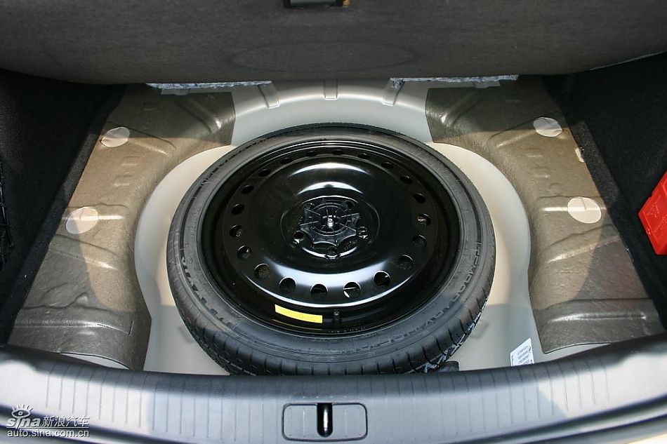 上海通用新君威1.6T到店实拍-其他