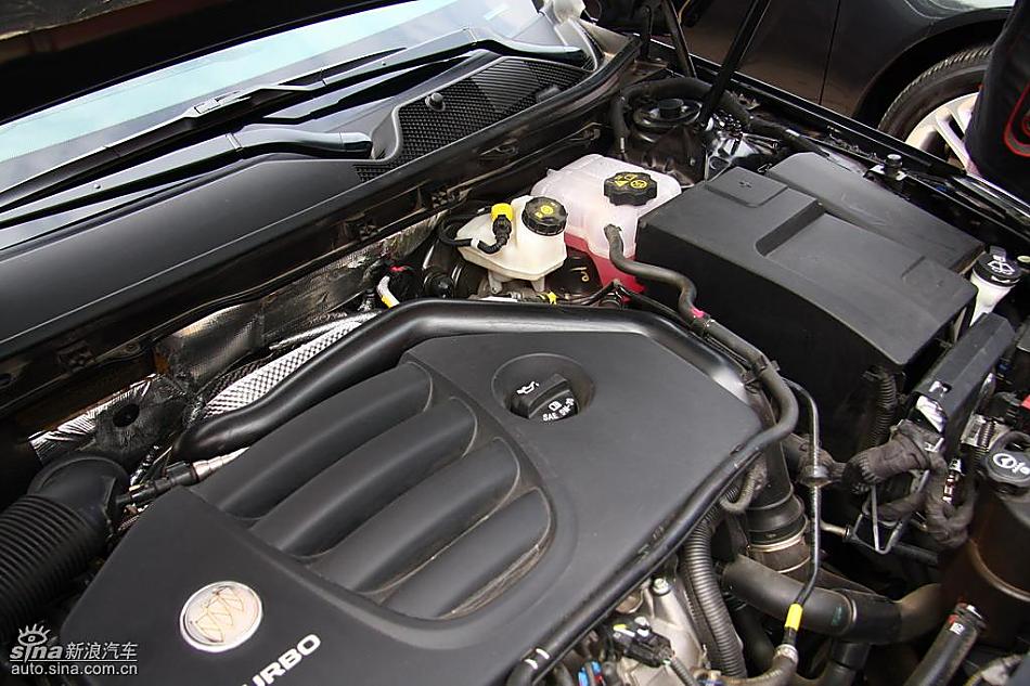 别克新君威2.0T试驾实拍图发动机与细节