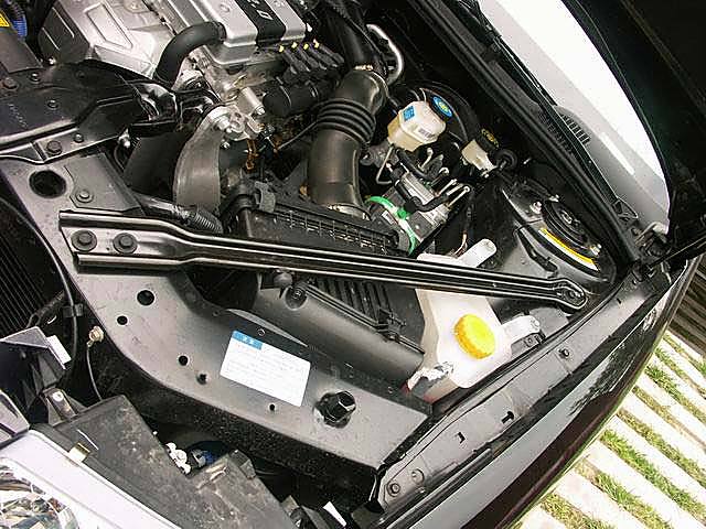 发动机仓：加强梁