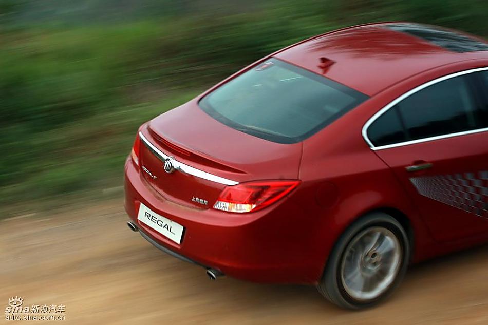 别克新君威2.0T挑战S弯云南站