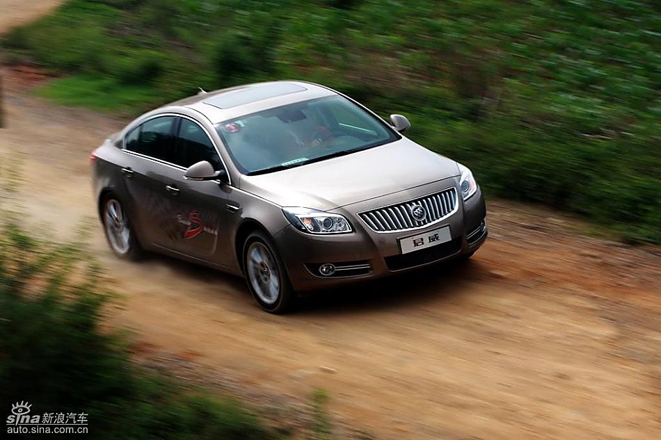 别克新君威2.0T挑战S弯云南站