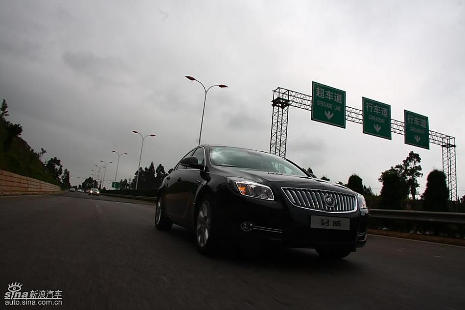 别克新君威2.0T试驾实拍图动态