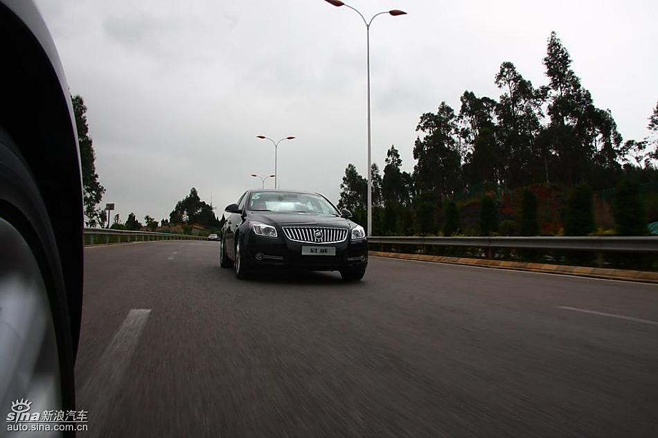 别克新君威2.0T试驾实拍图动态