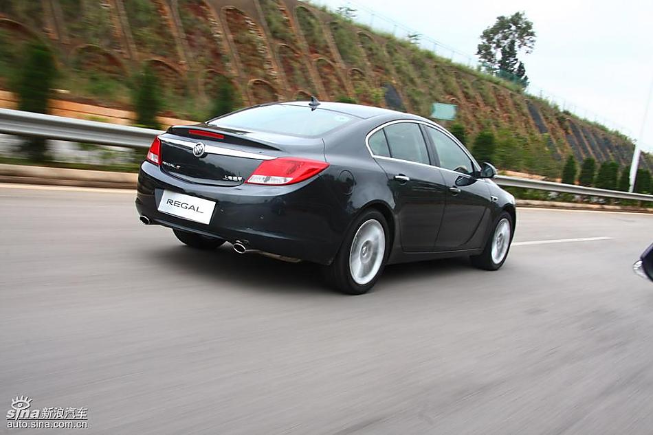 别克新君威2.0T试驾实拍图动态