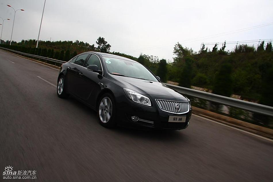 别克新君威2.0T试驾实拍图动态