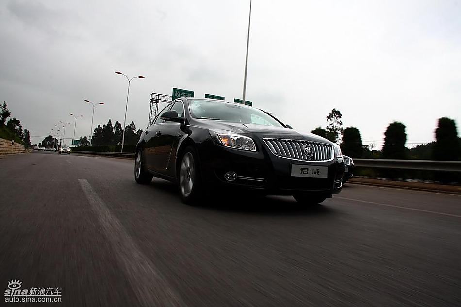 别克新君威2.0T试驾实拍图动态