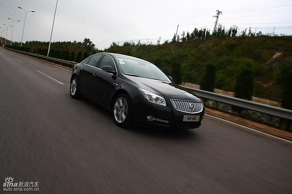 别克新君威2.0T试驾实拍图动态