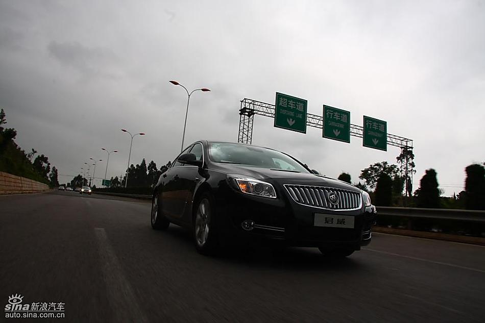 别克新君威2.0T试驾实拍图动态