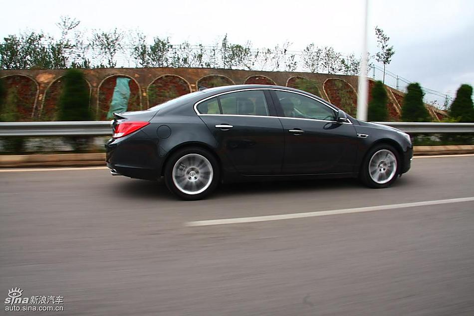 别克新君威2.0T试驾实拍图动态