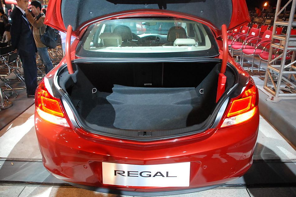 新君威正式亮相