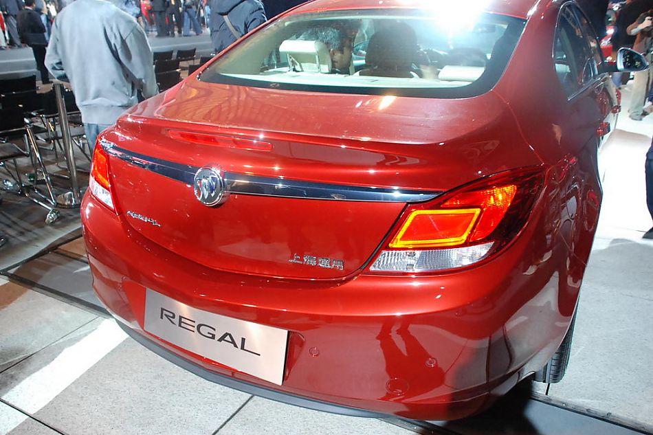 新君威正式亮相