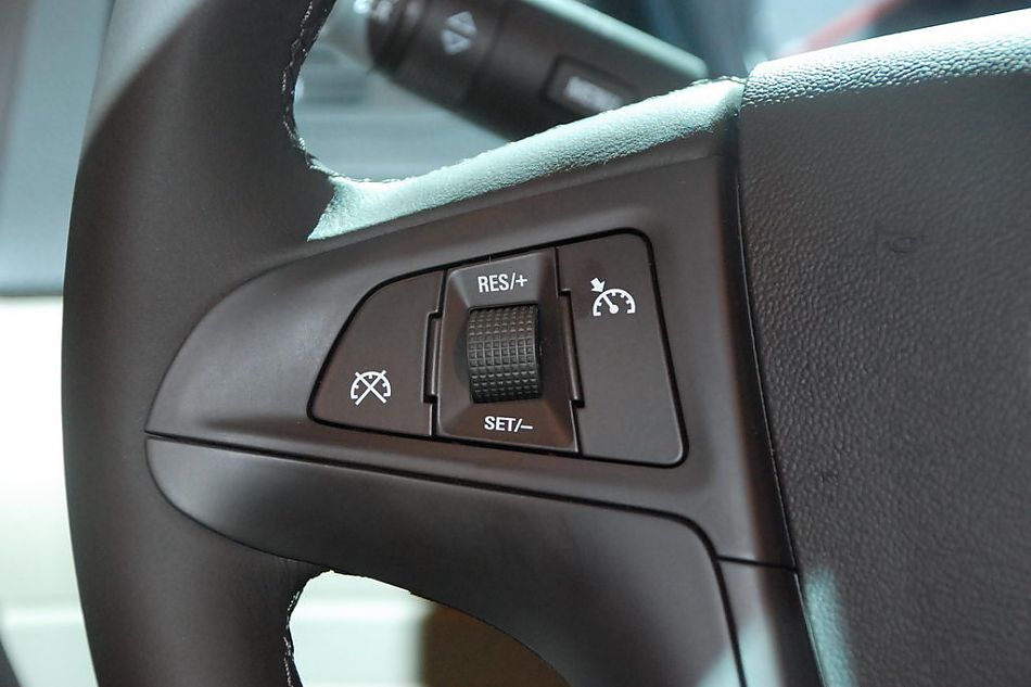 新君威正式亮相