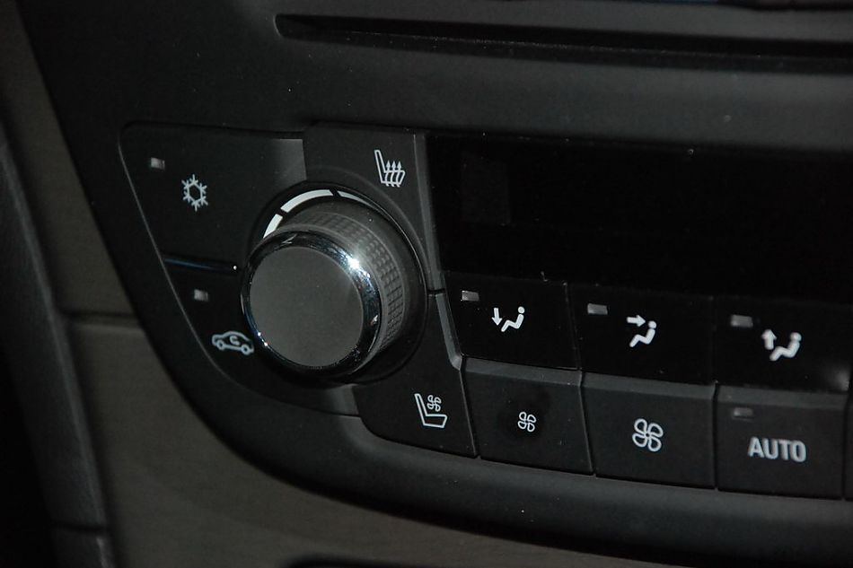 新君威正式亮相