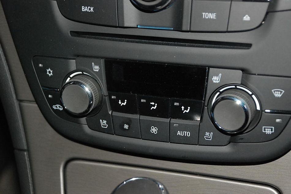 新君威正式亮相