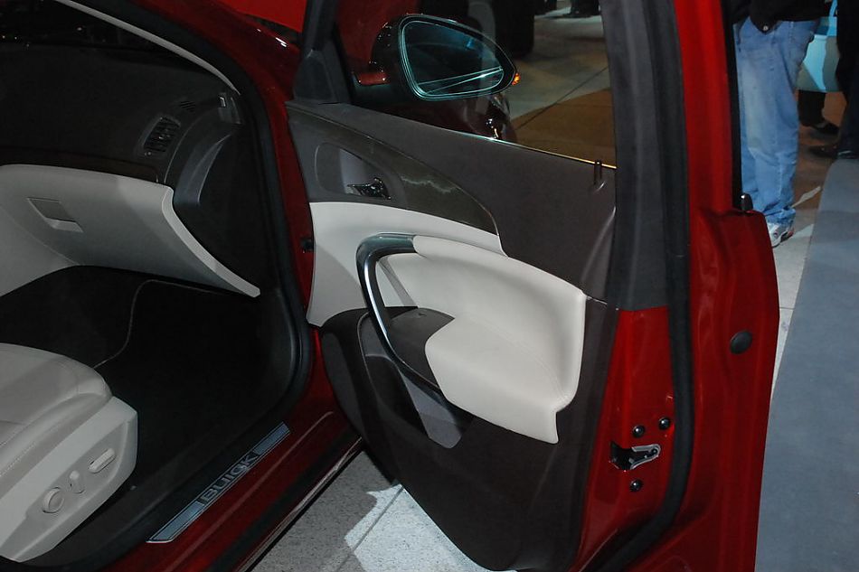 新君威正式亮相