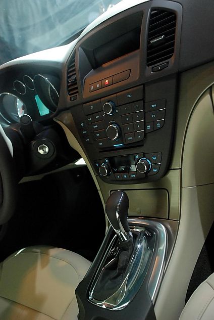 新君威正式亮相