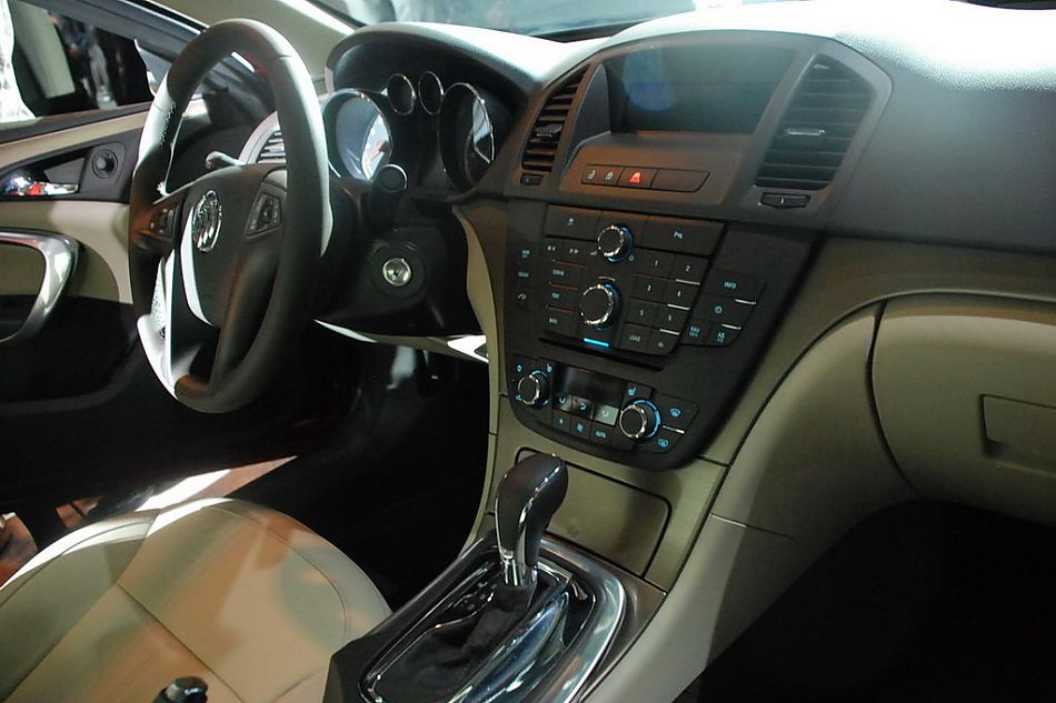 新君威正式亮相