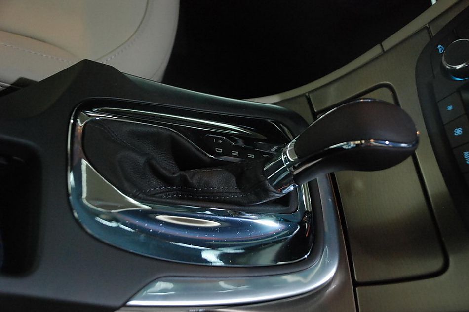 新君威正式亮相