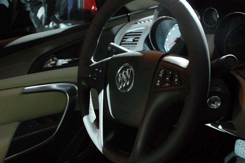 新君威正式亮相