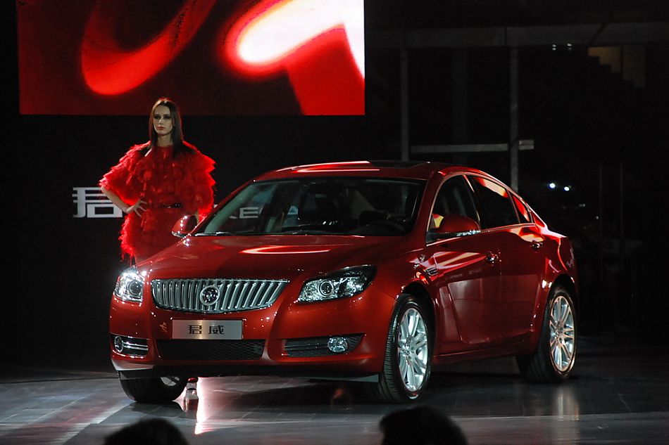 新君威正式亮相