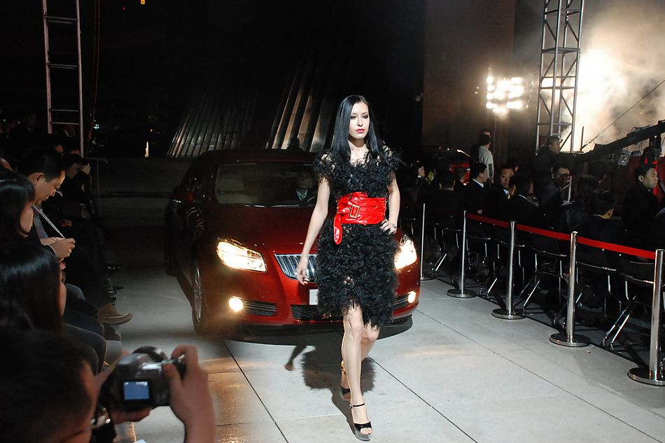 新君威正式亮相