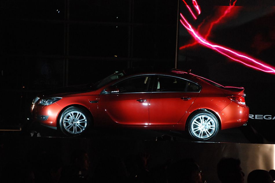 新君威正式亮相