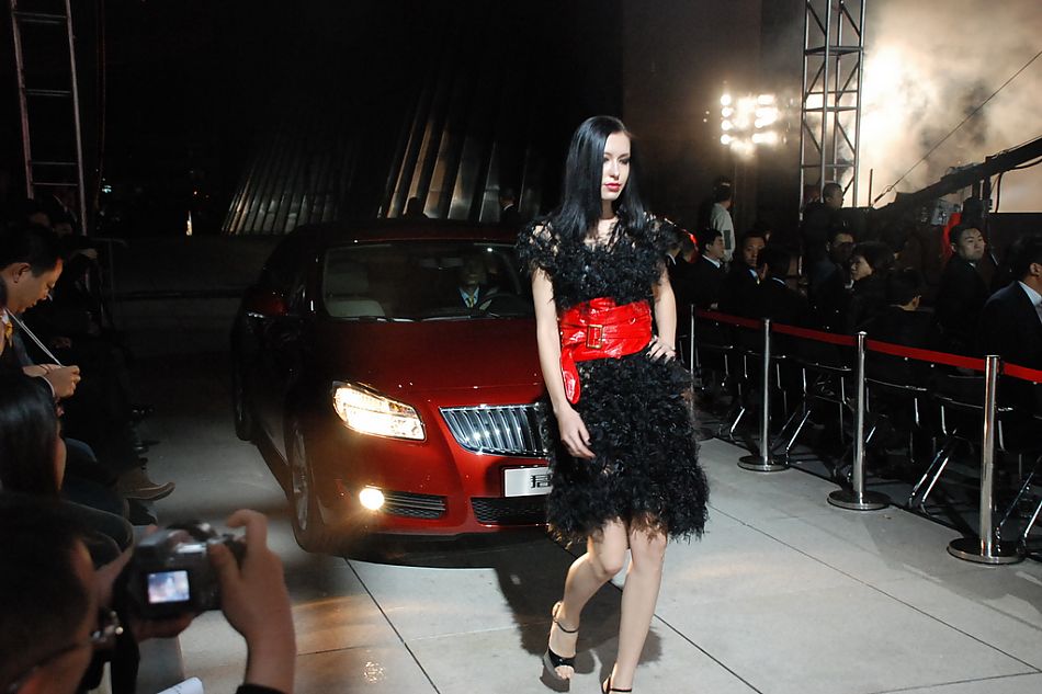 新君威正式亮相